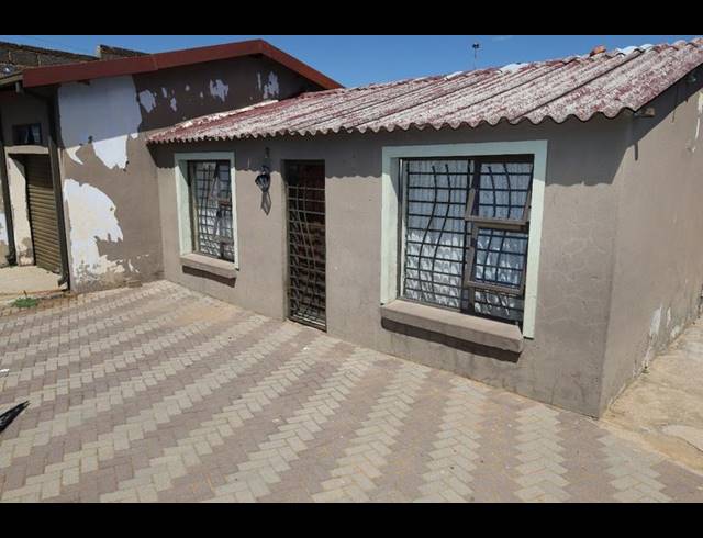 2 BEDROOM HOUSE FOR SALE IN TLADI
